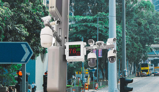 交通道路聲環(huán)境監(jiān)測(cè)典型案例: 貴港市街道交通噪聲在線監(jiān)測(cè)系統(tǒng)、全天候自動(dòng)超標(biāo)變色預(yù)警監(jiān)測(cè)、助力解決噪聲擾民問題
